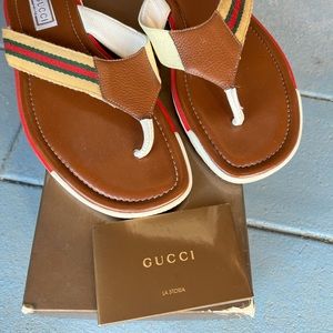 Men’s GG beige thong sandals